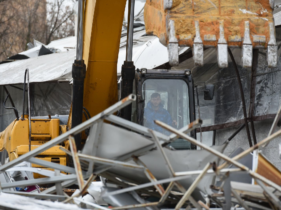 В Дубне приступили к массовому сносу незаконных киосков