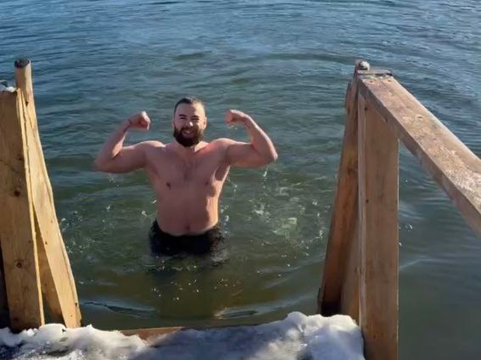 Фитнес-гуру из Орехово-Зуева открыл сезон экстремального закаливания