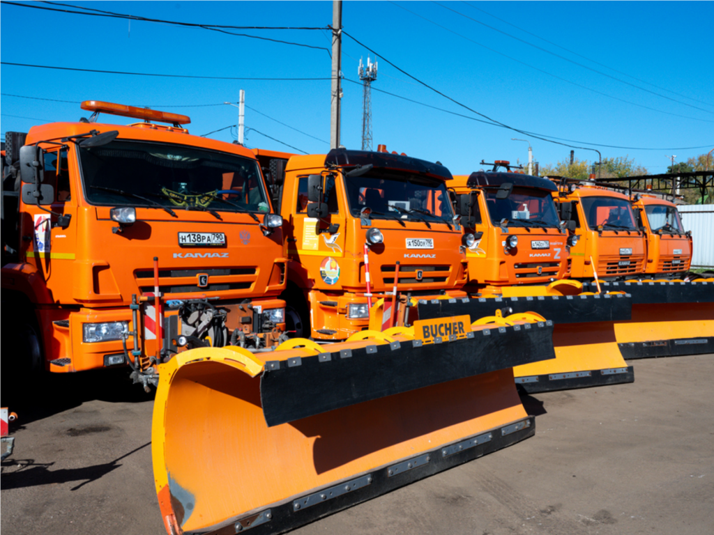 Прибыли новые пескоразбрасыватели: власти Мытищ подготовились к гололеду