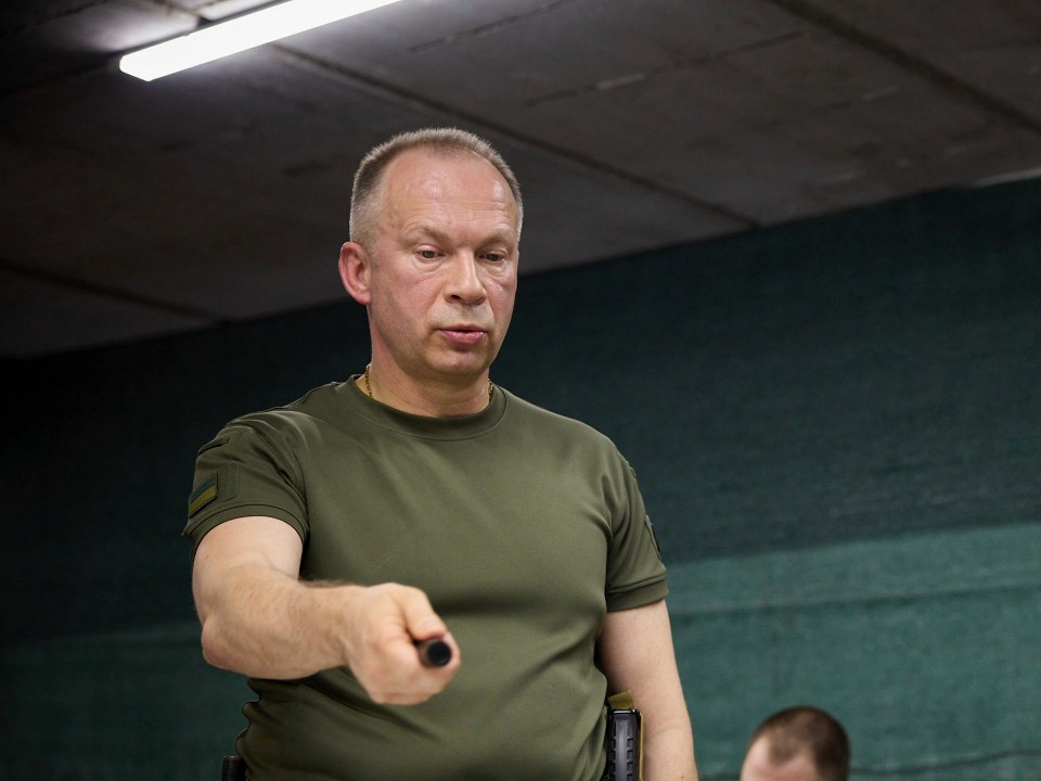 Жизнь висит на нитке: состояние отца главкома ВСУ Сырского назвали угрожающим