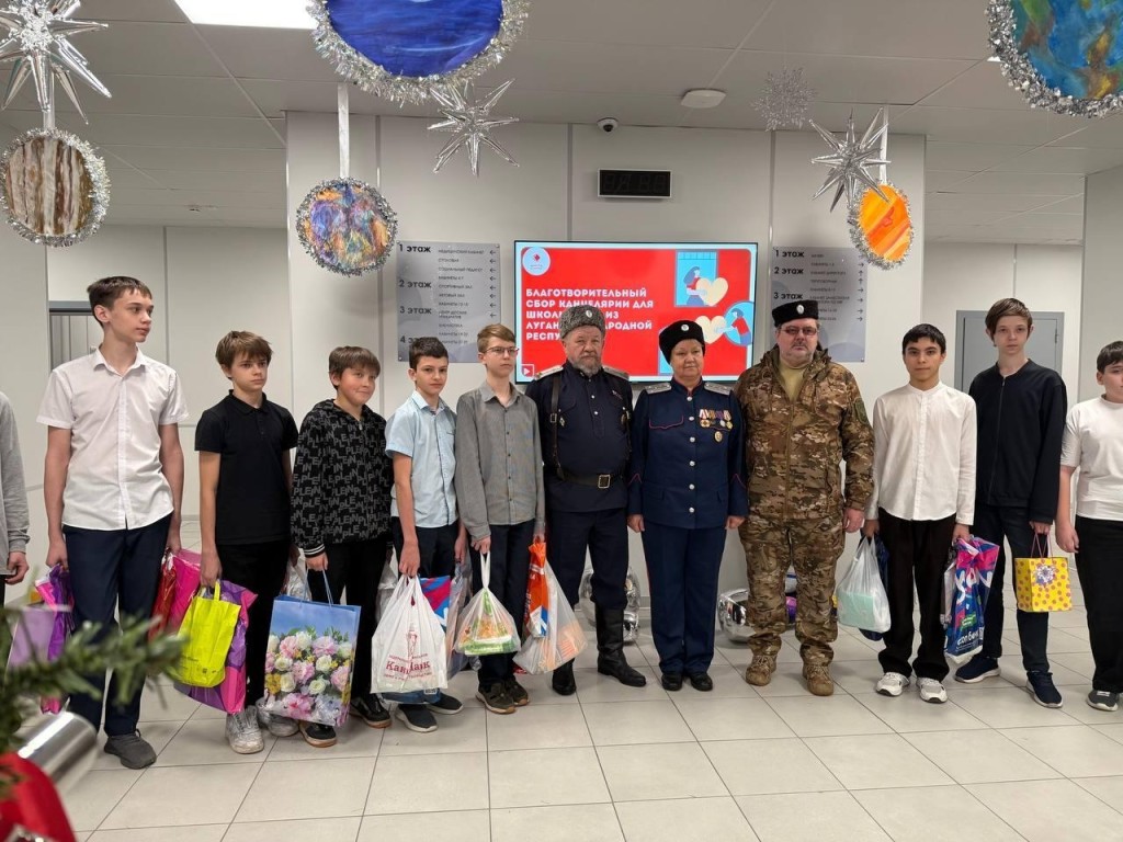 Новогодние елки в станицах: казаки Богородского округа готовят праздник и подарки для детей ЛНР