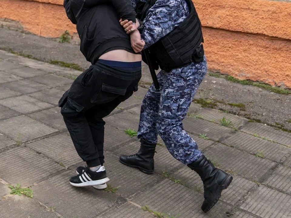 Конфликт с законом: задержан мужчина, применивший силу к сотруднику полиции