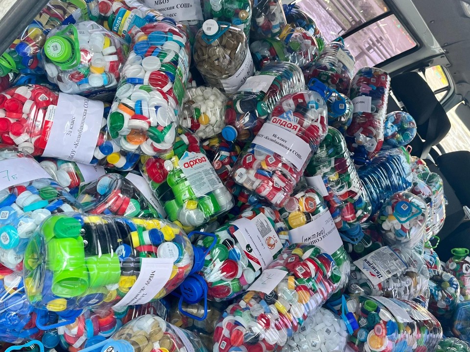 Необычный рекорд: дети из Рузского округа превратили крышки в шанс для природы