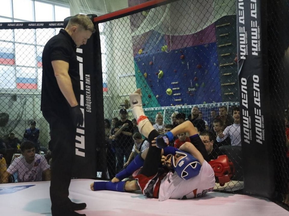 Международный турнир по ММА собрал в Серпухове сильнейших борцов