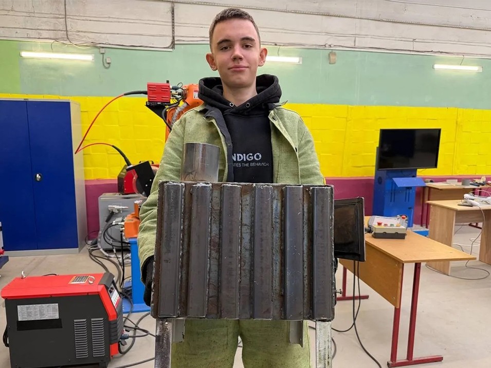 Ступинские студенты-сварщики отправили на фронт буржуйки собственного производства