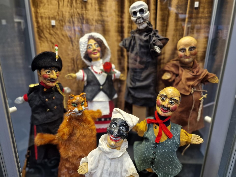 «Цирк как метафора жизни»: жителей Балашихи познакомили с цирковыми куклами Сергея Анохина