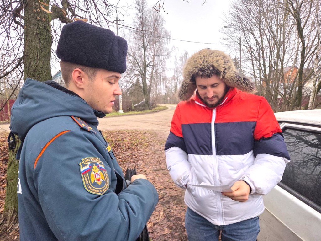 Сотрудники МЧС проверили пожарную безопасность в дачных поселках Ступина