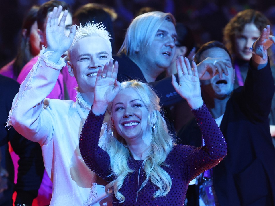 Пожениться за один день: считается ли законным брак певца SHAMAN и Мизулиной