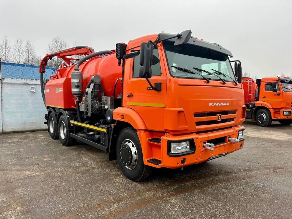 «Три богатыря» коммунального фронта: как новая техника Мособлводоканала изменит работу ЖКХ в Подмосковье