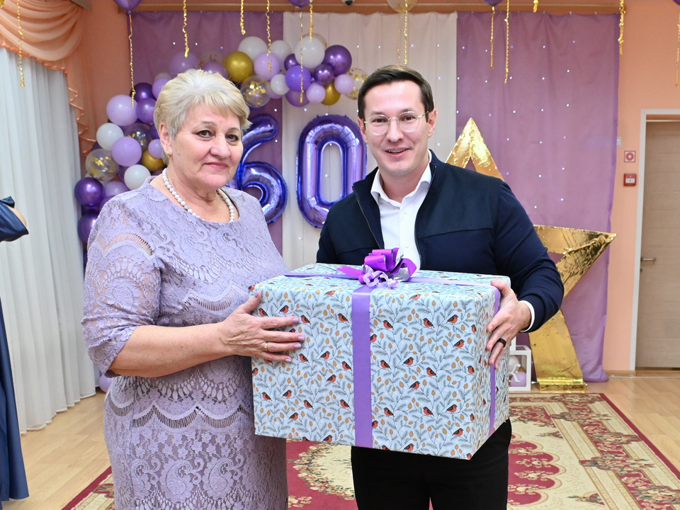 Работники детсада «Малышок» принимали поздравления и подарки в честь его 60-летия