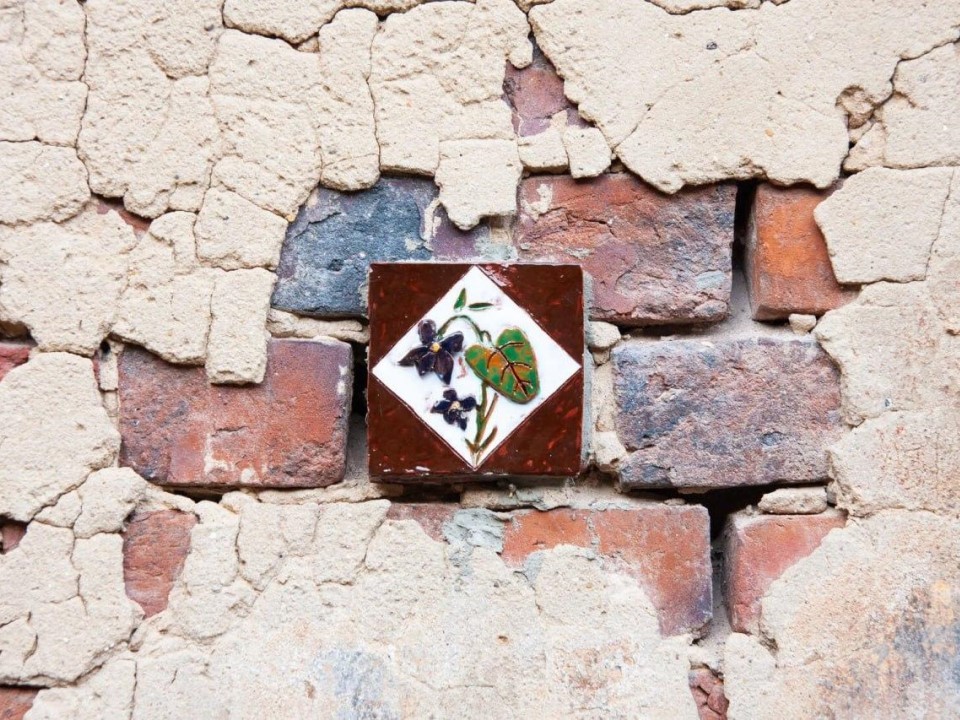 Пауки, утки и призраки столовой: что скрывают стены Балашихинской хлопкопрядильной фабрики сегодня