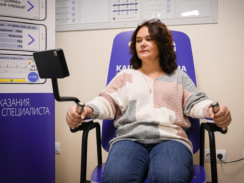 Умное кресло с ИИ, которое за минуты проверит работу сердца, установили в поликлинике Клина