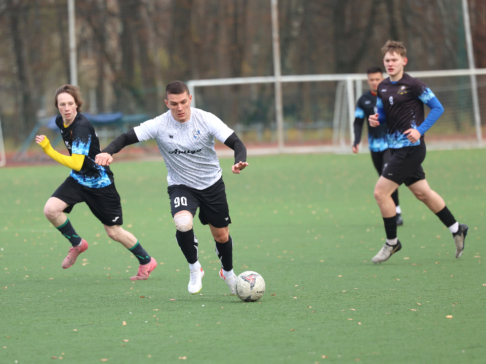 Команда из Дмитрова с победы стартовала в Лиге чемпионов Подмосковья