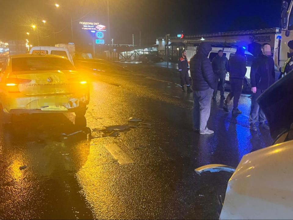 Спасатели ликвидировали последствия ДТП с участием пяти машин в Подольске