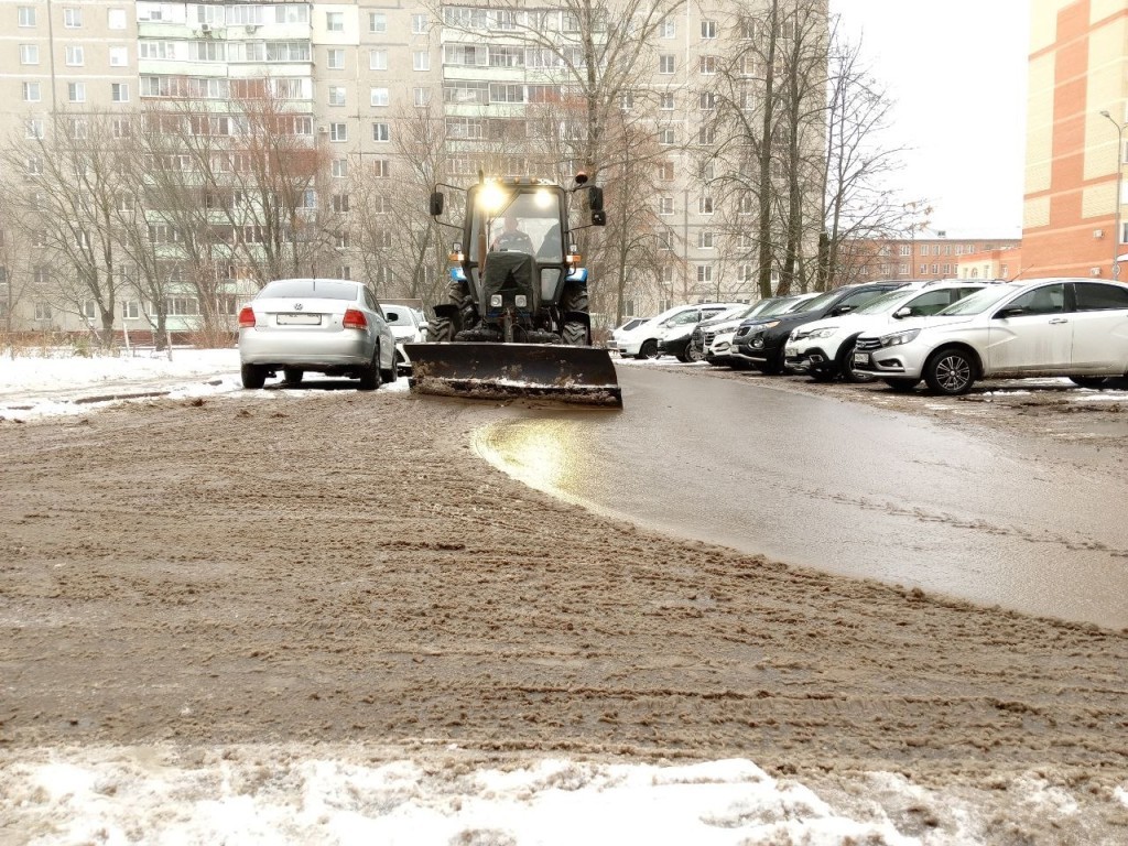 Ночной снегопад в Егорьевске припорошил землю