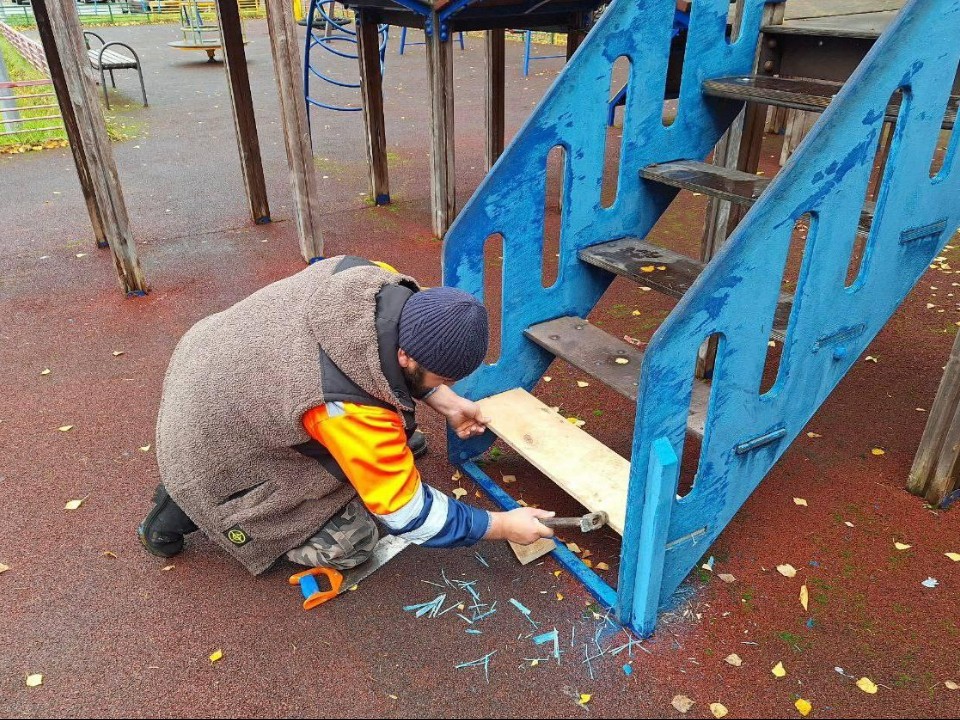 Лестничный марш в Дубне и горка в Зарайске: в Подмосковье навели порядок во дворах МКД восьми округов