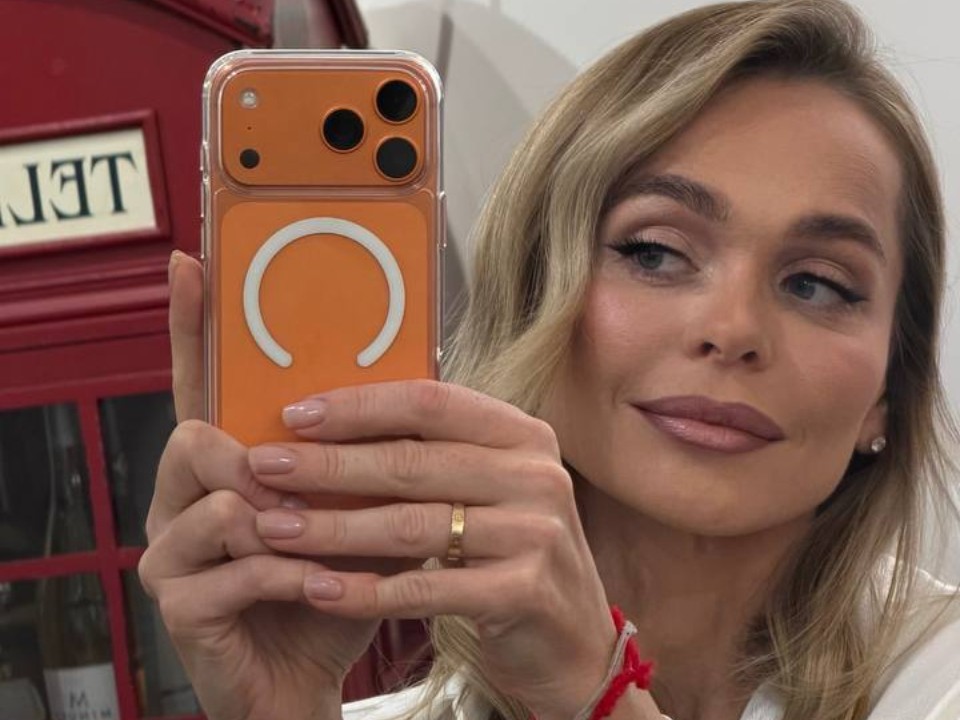 «Молодость уходит, лицо стареет»: как Анна Хилькевич учится принимать возрастные изменения