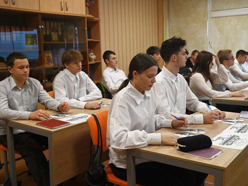 Губернский колледж в Серпухове отмечает 95 лет со дня основания