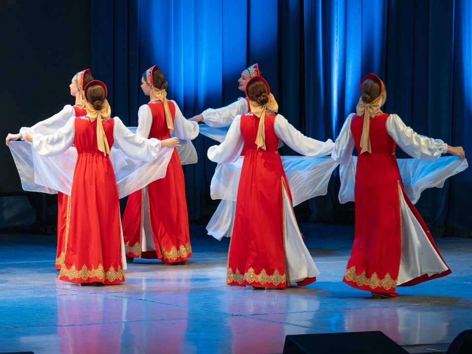 Танцевальный прорыв: истринский «Василек» заставил зал аплодировать стоя на фестивале в Калининграде