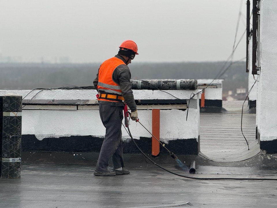 Дефектов больше нет: в каких домах Богородского округа провели ремонт кровли