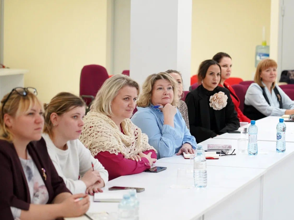 Педагоги и участники СВО Котельников обсудили патриотическое воспитание детей и молодежи