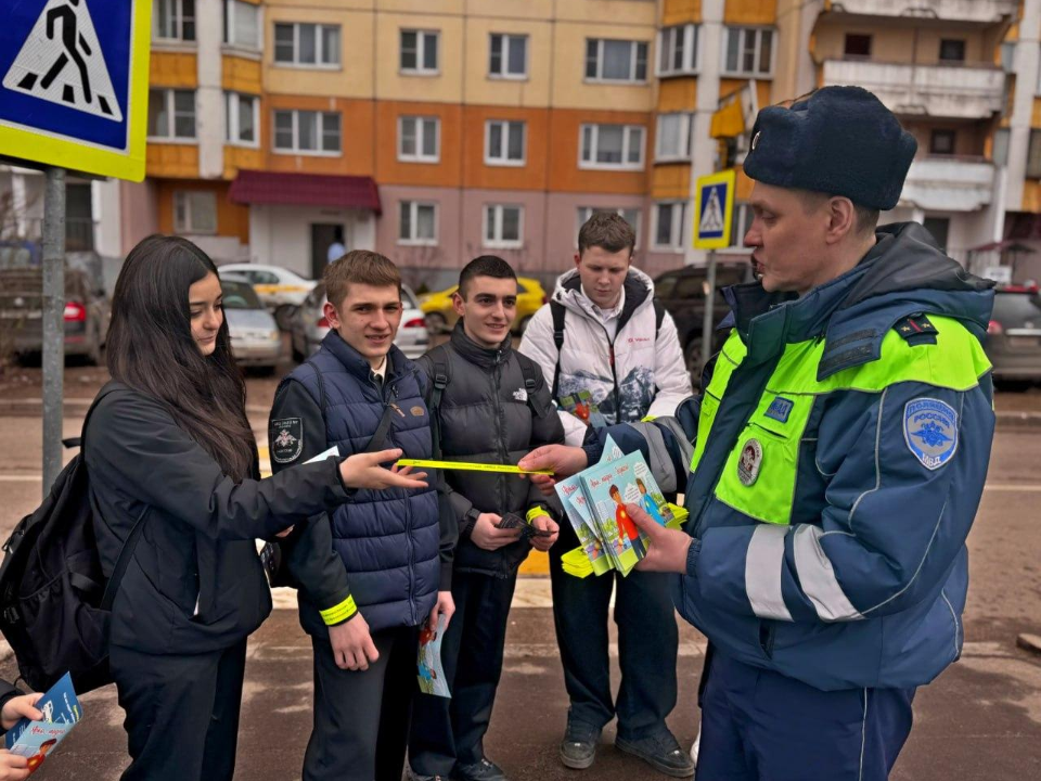 Яркие и заметные: автоинспекторы рассказали, как пешеходы могут обезопасить себя