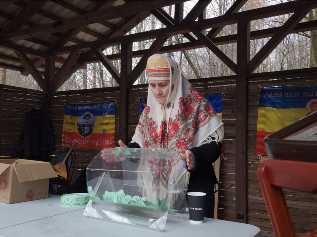 Постановку «Смутное время» представили жителям у храма Уара Мученика