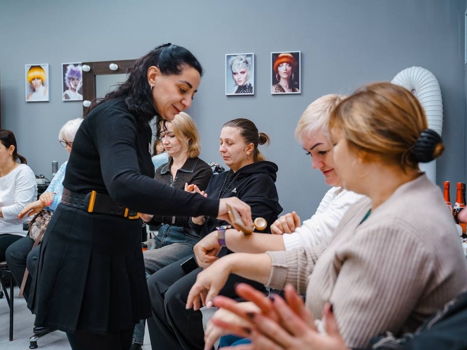 В салоне красоты Орехово-Зуева мам научили ухаживать за кожей