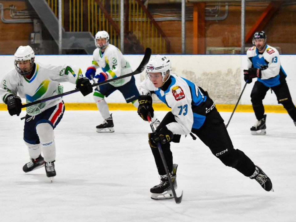 Можайские хоккеисты разгромили «Среднерусский Банк»