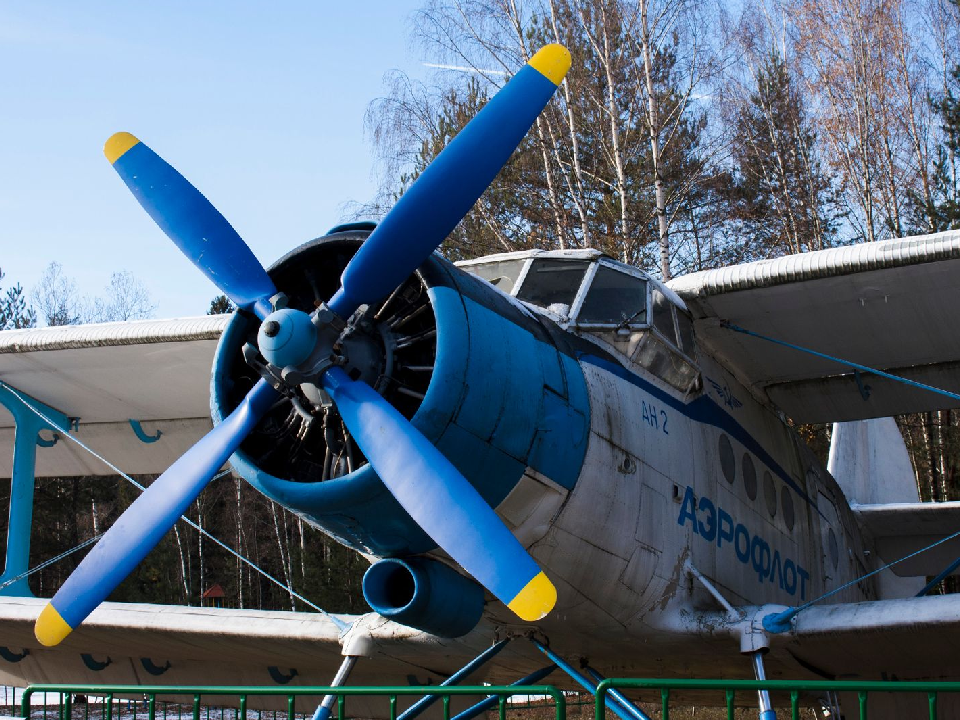 Легендарный «кукурузник» снова в строю: на аэропорт «Борки» прибыл обновленный Ан-2