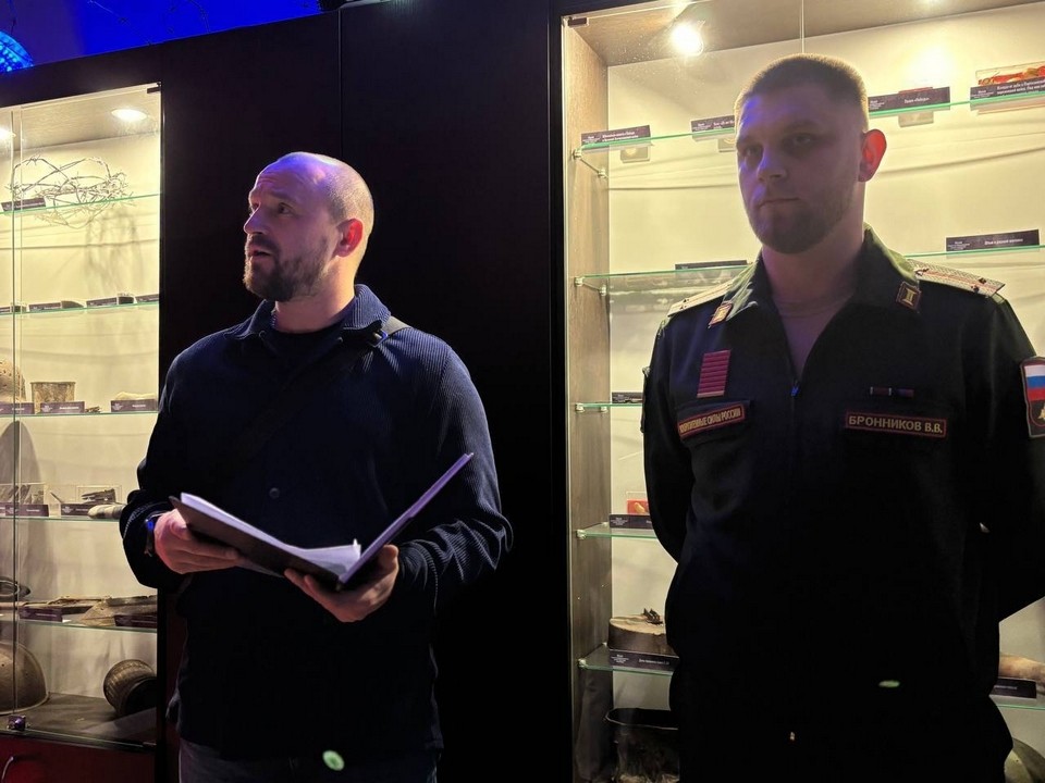 Участник программы «Герои Подмосковья» вместе со школьниками изучил экспонаты музея памяти узников концлагерей