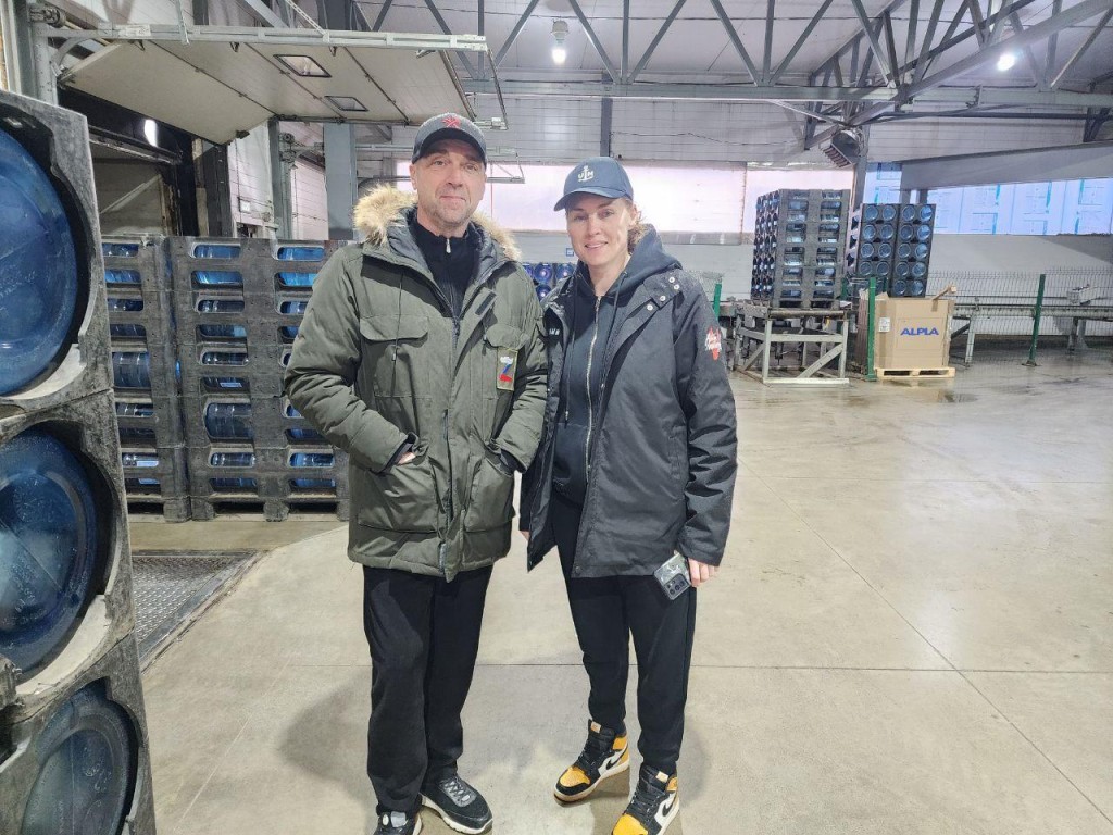 Артист Сергей Куприк отправил из Солнечногорска 50 тонн воды в Донбасс