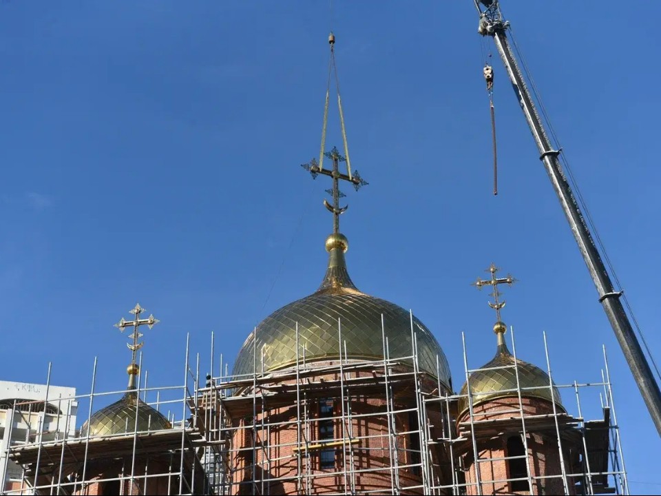 Все начиналось с деревянной церкви: храм в подмосковной Балашихе получил колокол весом 1,8 т
