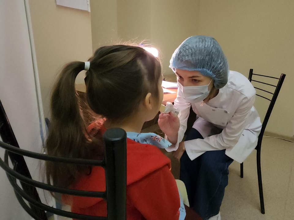 Ранняя диагностика: врачи провели медосмотр детей в образовательном центре «Созвездие»