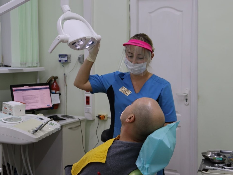 В городской стоматологии планируют развивать имплантологическое направление