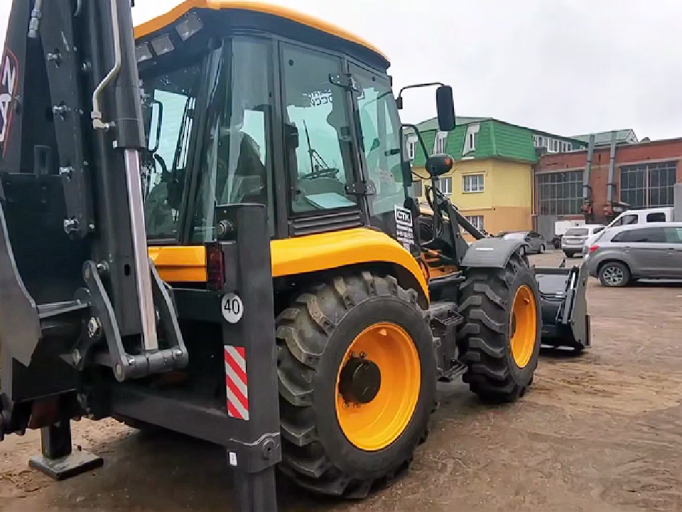 Экскаватор, илососы и аварийки: как новая коммунальная техника улучшит жизнь дмитровчан