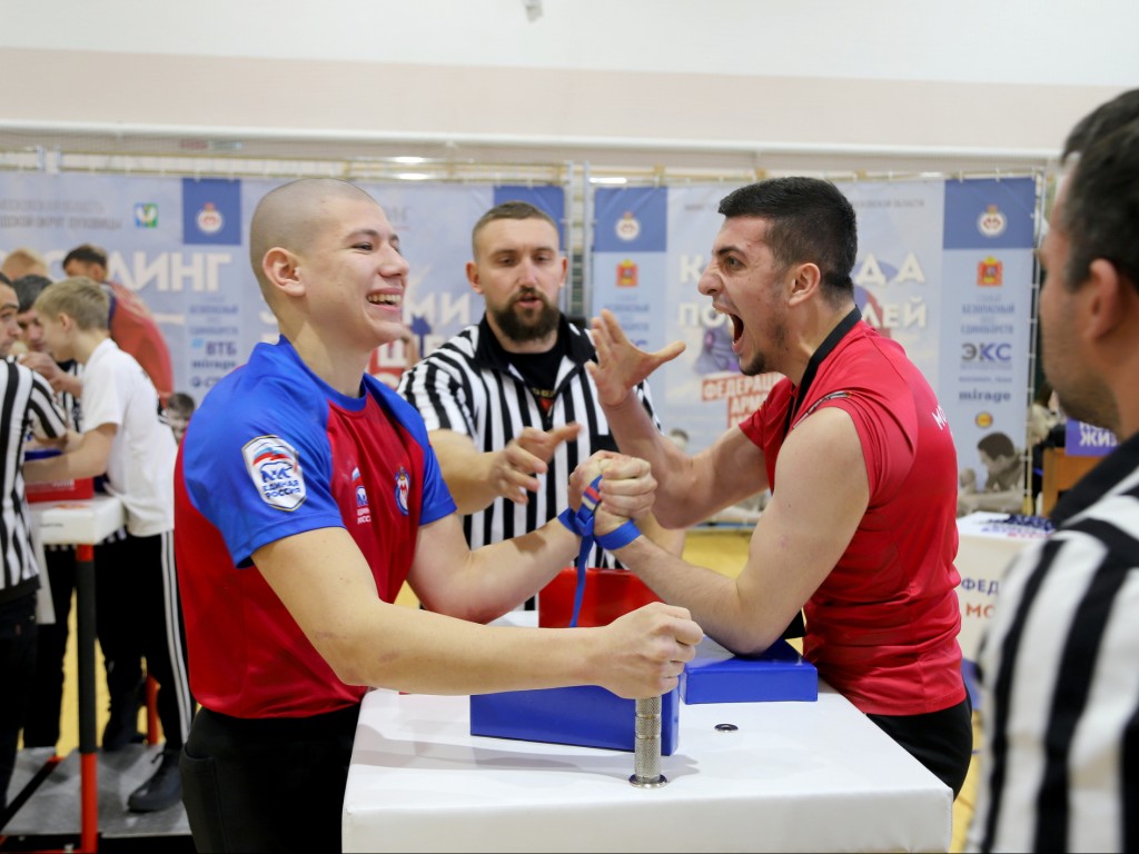 Армрестлеры из Шатуры ворвались в тройку лучших на чемпионате Московской области