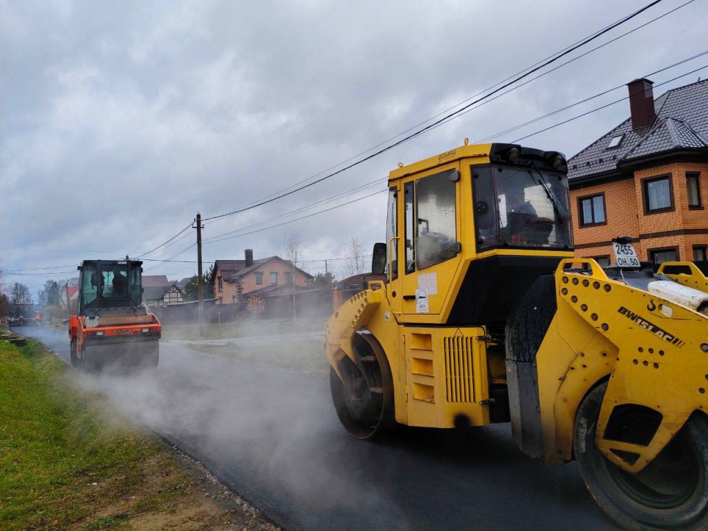 На Черниговской улице уложат суперпрочный асфальт, сделают обочины и нанесут разметку