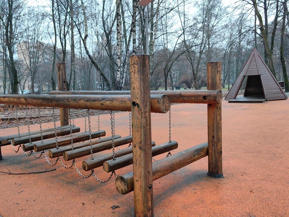 В Звездном городке оборудовали новую игровую зону и спортивную площадку