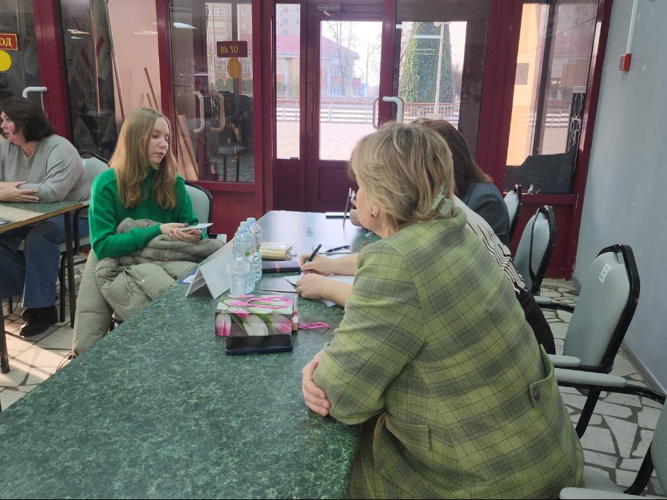 Администратору детской поликлиники в Истре помогут решить вопрос с ошибкой в зарплате