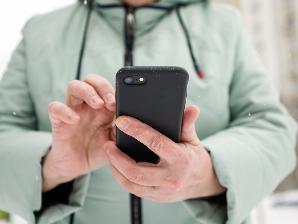 «Это экономит часы»: жительница Котельников высказалась о новом чат-боте МФЦ в MAX