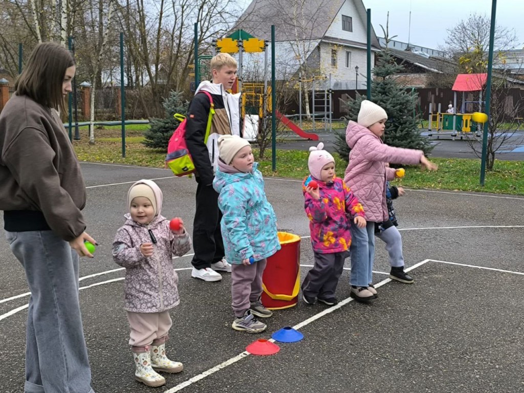 Поиграть всей семьей и заняться йогой можно в парках и ДК Талдома 9 ноября