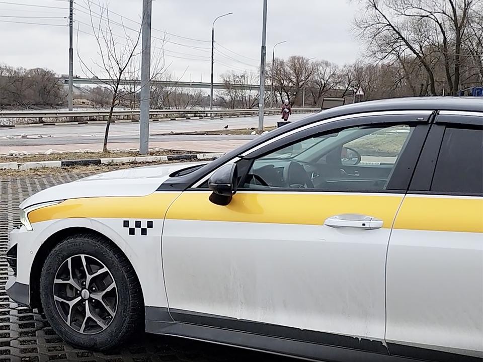 «Зад смялся как гармошка»: подробности ДТП с участием такси на северо-востоке Москвы