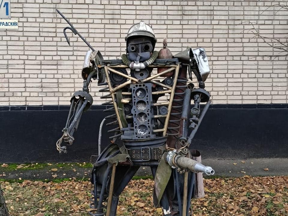 Терминатор-пожарный «заступил» на дежурство в Королеве