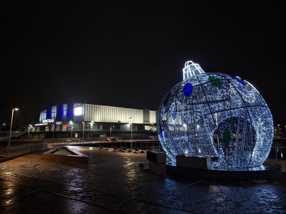Огромный светящийся шар: какие улицы Электростали украсят к Новому году