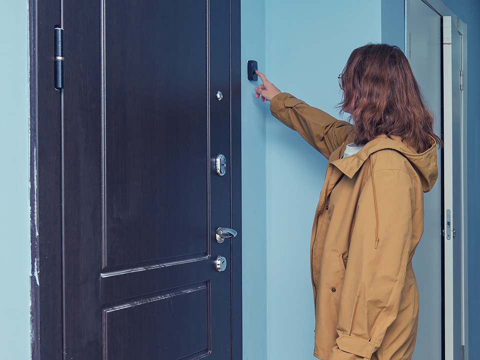 Мошенница под видом соцработника обманывает ветеранов в Королеве