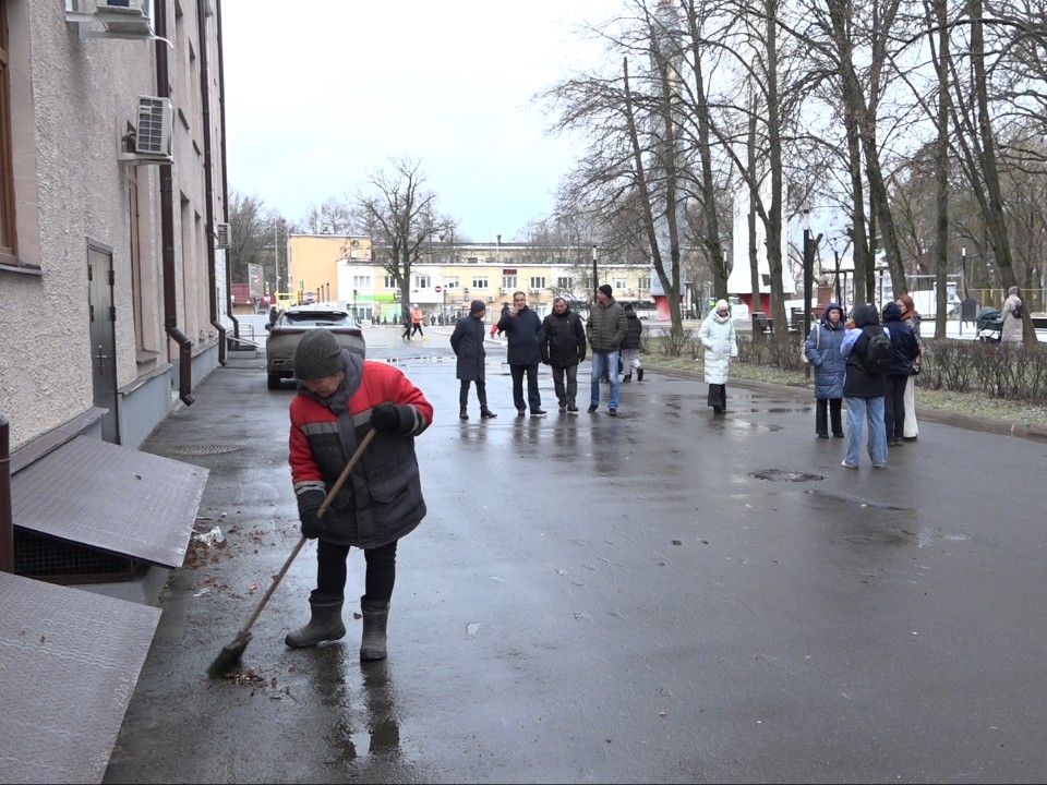 Во Власихе усилят меры по предотвращению гололеда