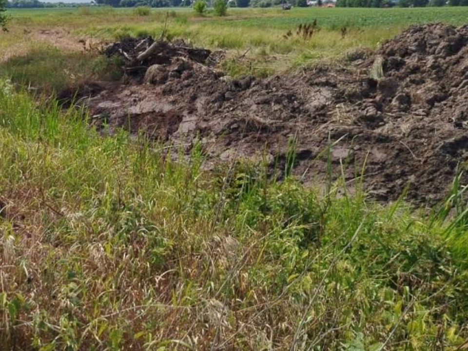 Свалка в водоохранной зоне привела к штрафу: какие меры помогут собственникам земли избежать потерь