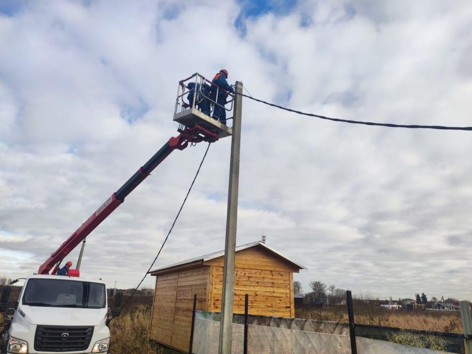 Пять опор и море света: как «Мособлэнерго» подарило деревне Кузяево надежное электричество