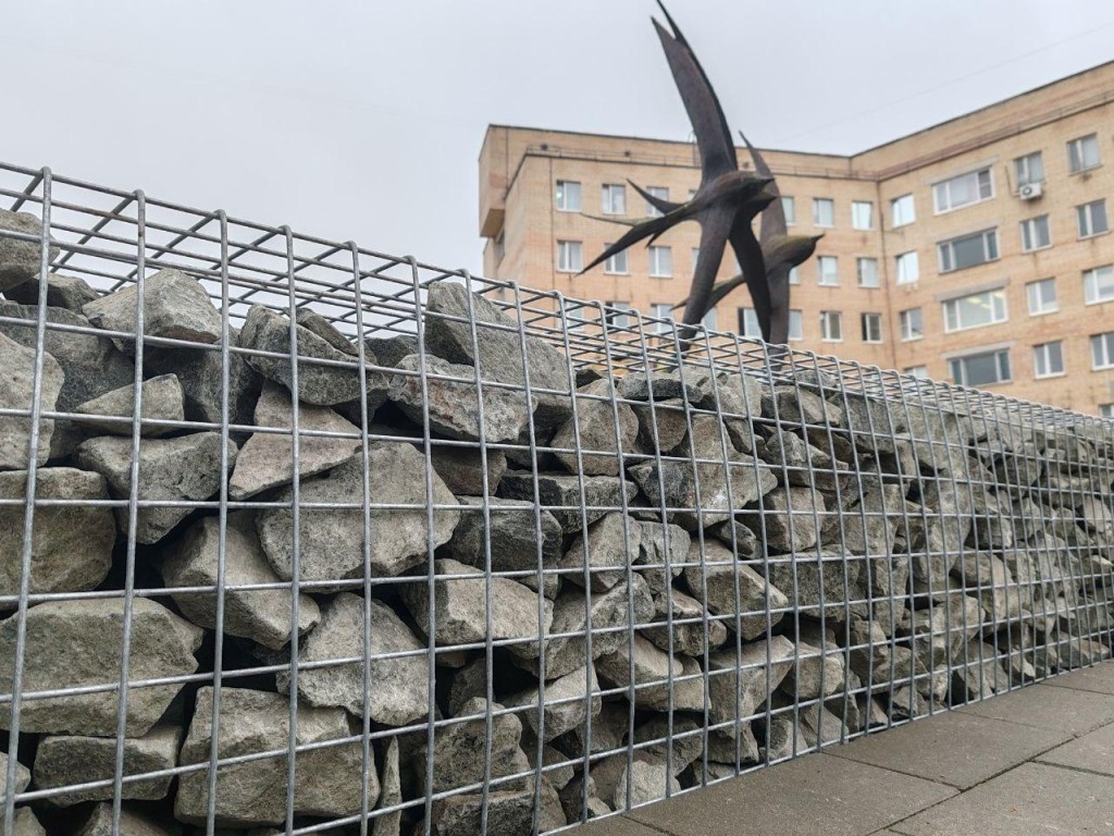 Площадь у поликлиники в Черноголовке почти готова — ждут светильники